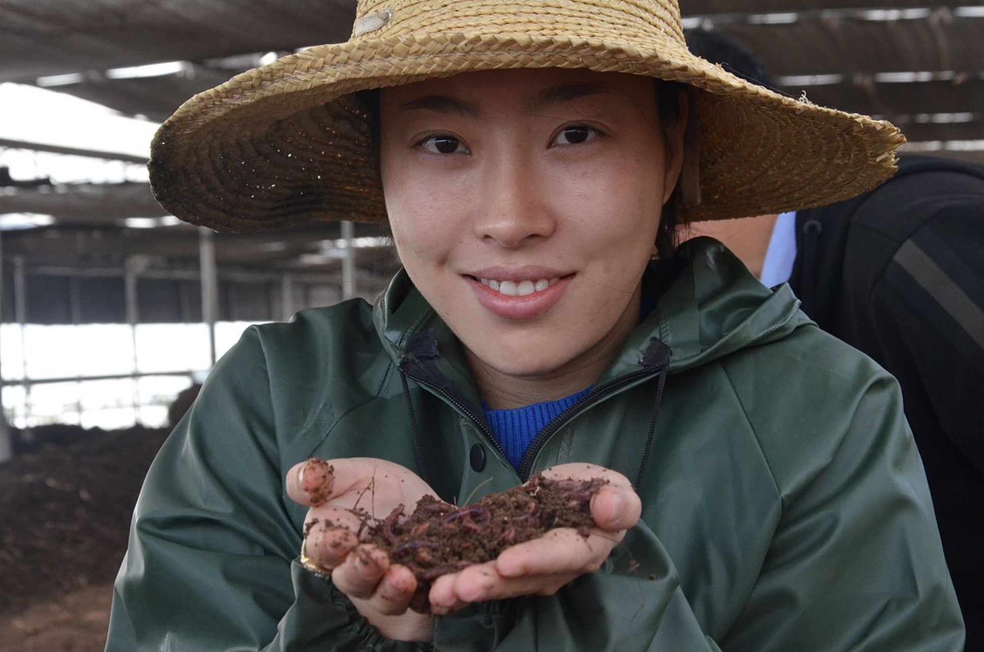 蚯蚓：小生物、大世界的电影叙事